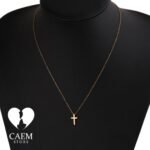 Collar Cruz Minimalista